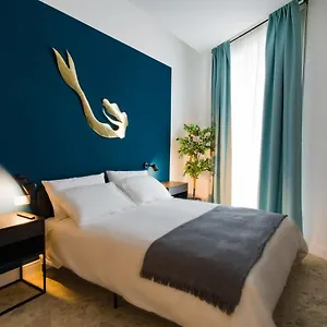 Naos Bed & Breakfast