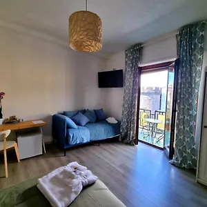 Happy In Bed & Breakfast